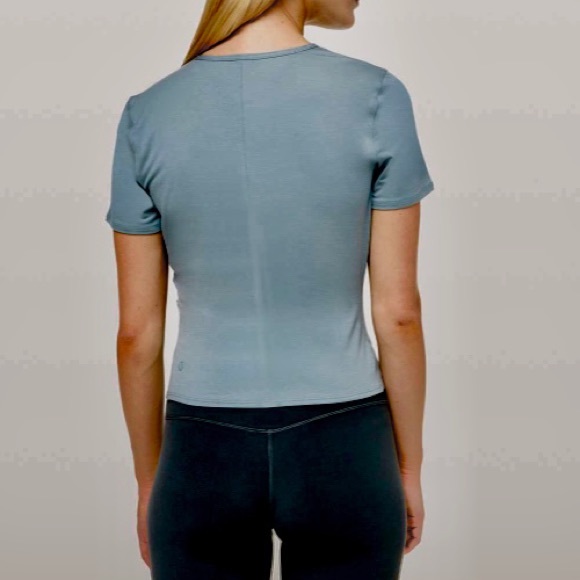| Lululemon Round Trip ShortSleeve Shirt Blue Cast - Picture 4 of 9